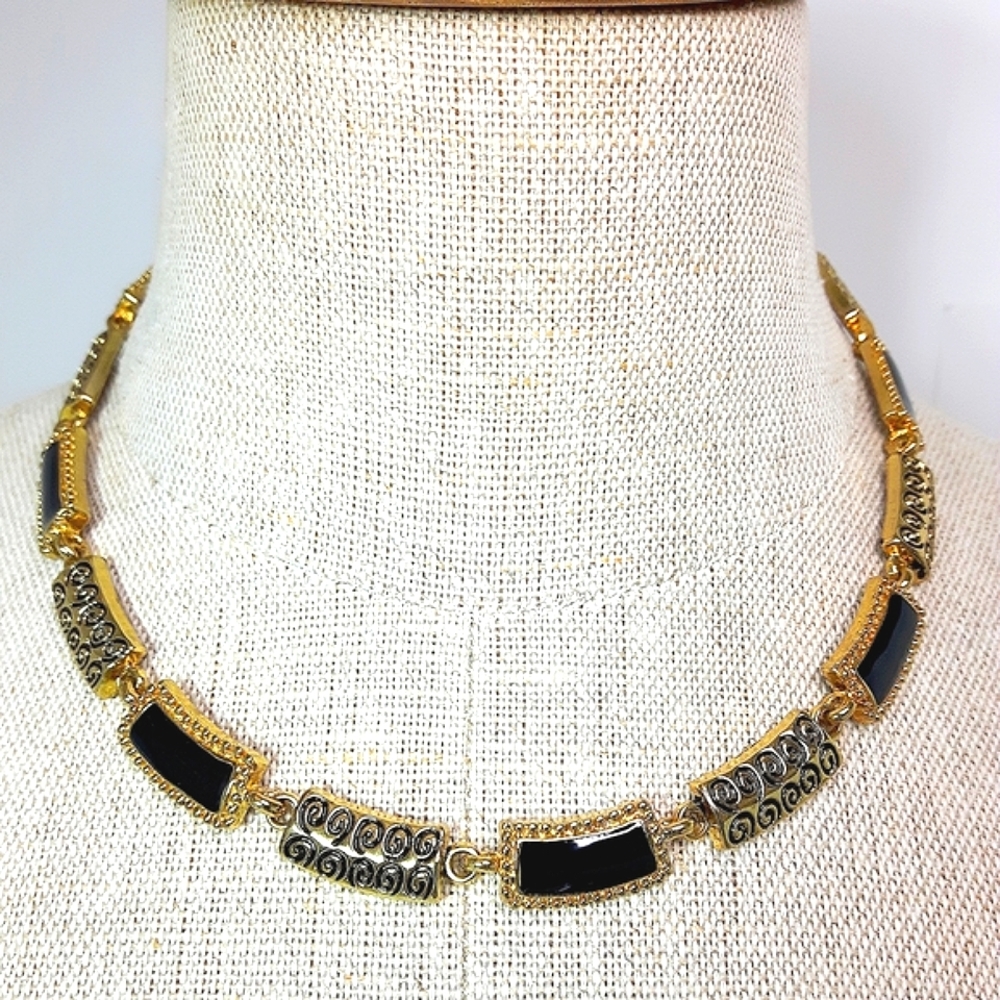 Vintage 80's-90's Gold Tone Black Enamel Linked Collar Short Necklace